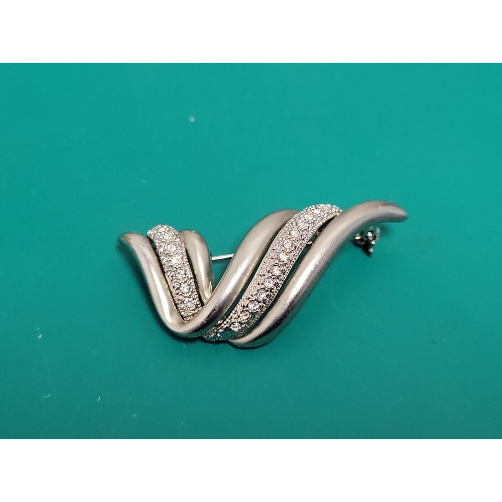 Vintage Silver Tone Rhinestone Pave Wave V Triple Strand Pin Brooch Beautiful